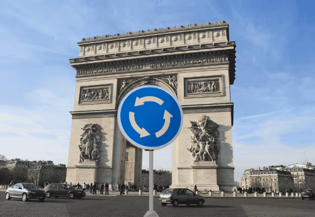 Un rond-point à Paris aux Champs-Elysées